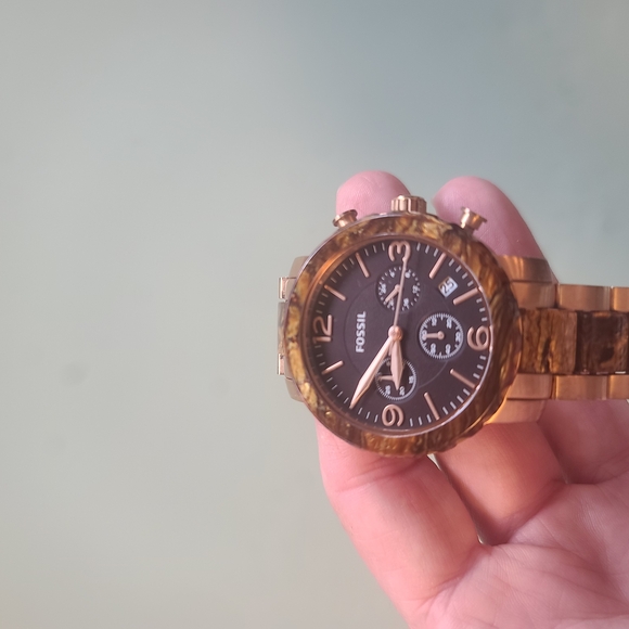 Fossil Wonen's Rose Gold tone and Tortoiseshell coloured chronograph Watch - Picture 2 of 6